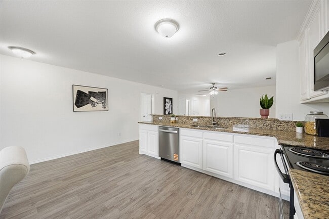 Building Photo - 1605 Village Park Trail