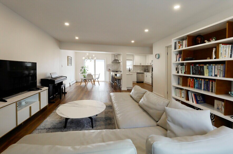 Building Photo - 614 Gorge Rd