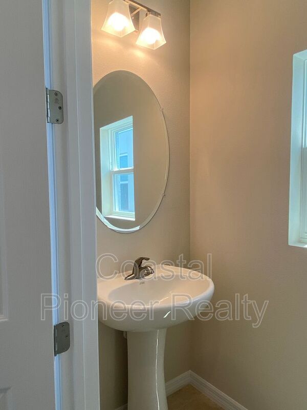 Building Photo - 28613 Cozy Creek Dr
