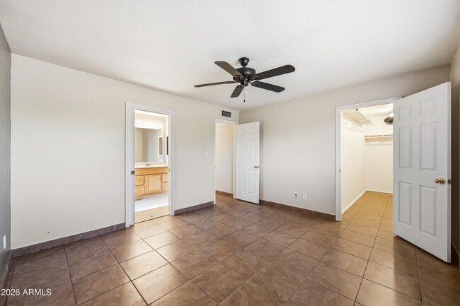 Building Photo - 4213 E Sahuaro Dr