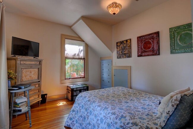 Building Photo - Perfect Furnished Home in Jacksonville!