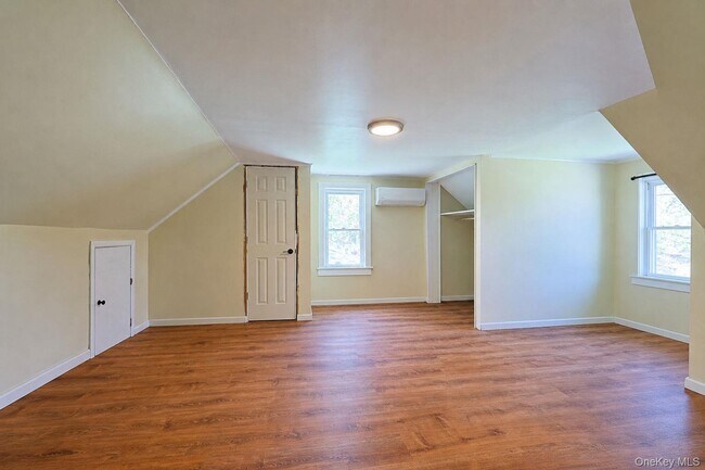 Building Photo - 1604 NY-9G