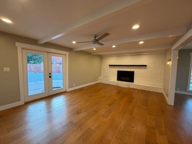Building Photo - SPACIOUS PROPERTY DOWNTOWN FOR RENT!