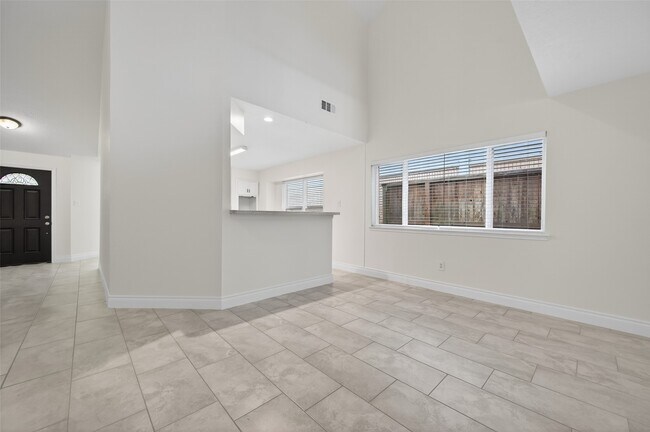 Building Photo - 10706 Lazy Meadows Dr