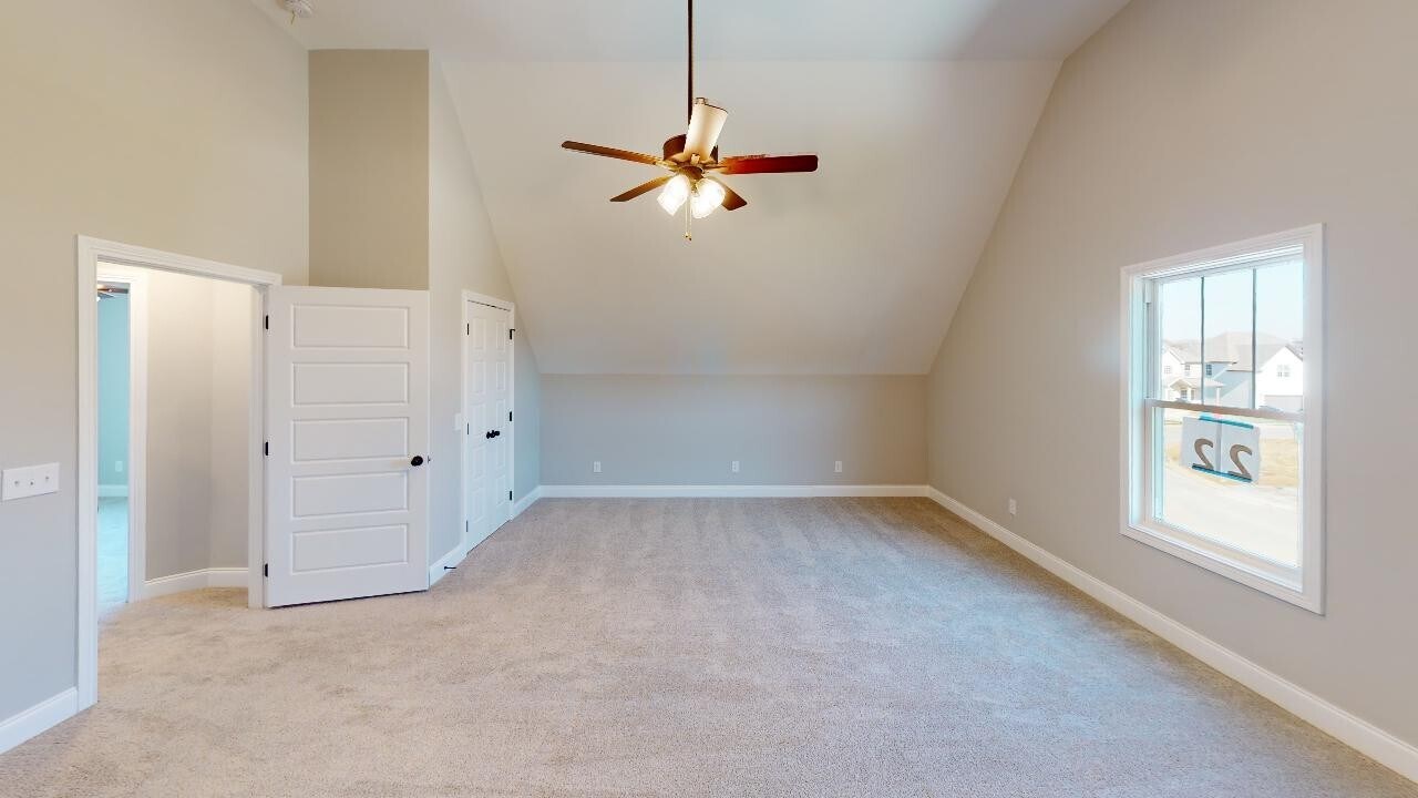 Building Photo - 221 Bluebell Dr