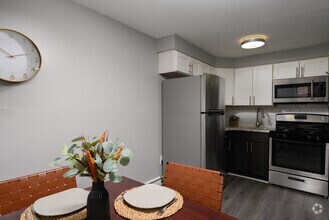 Building Photo - 831 Cedar Ave