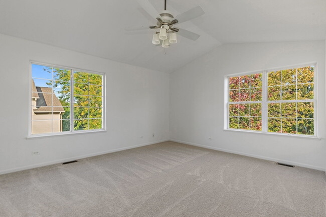 Building Photo - 71 Monarch Dr