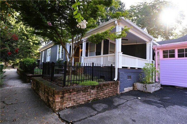 Building Photo - 405 Oakdale Rd NE