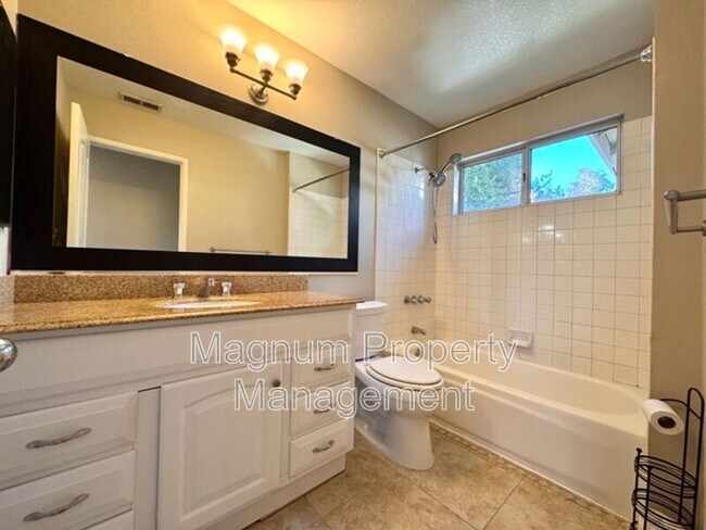 Building Photo - 40085 Temecky Way