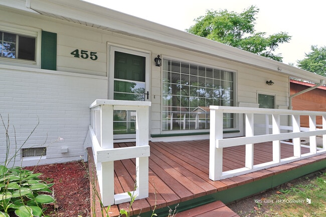 Building Photo - 455 Morgan Ln