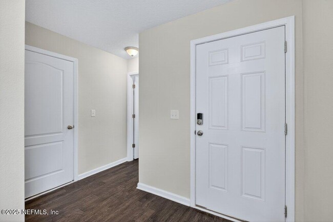 Building Photo - 8387 Cape Fox Dr