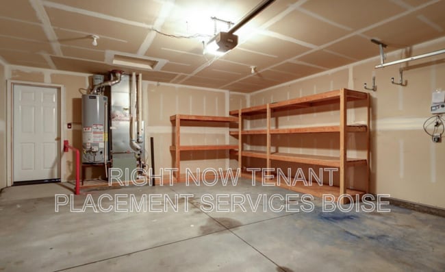 Building Photo - 815 S Pawnee Ave
