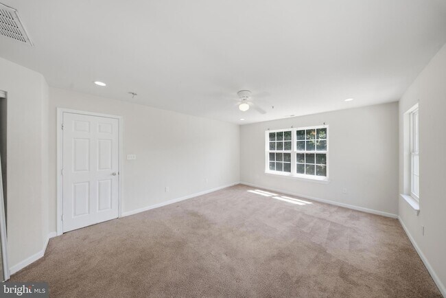 Building Photo - 7611 Temple Hill Rd
