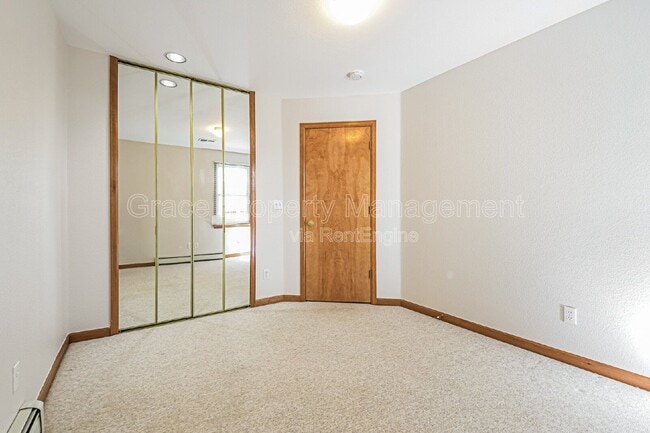 Building Photo - 2586 E 125th Pl