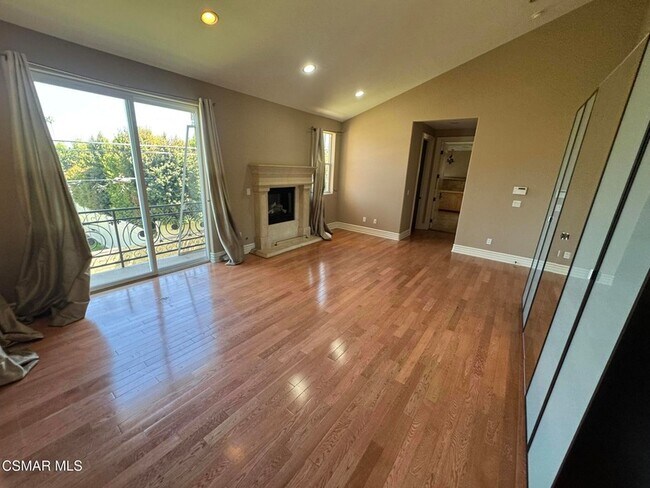 Building Photo - 4960 Chimineas Ave