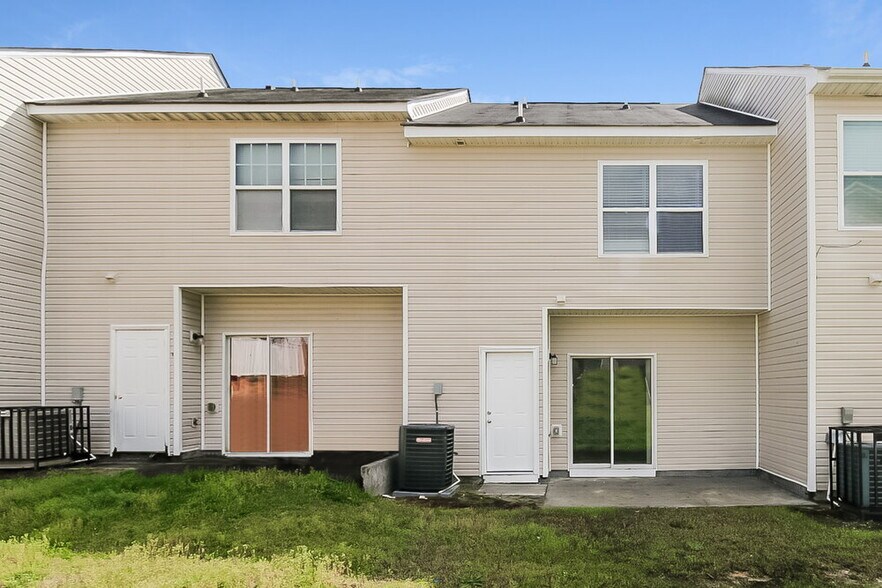 Building Photo - 2325 Bigwood Trail