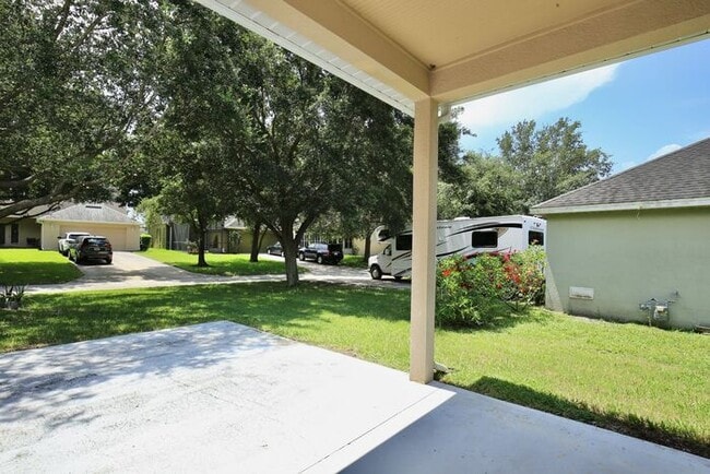 Building Photo - Spacious 3/2 Home located in Summerport Co...