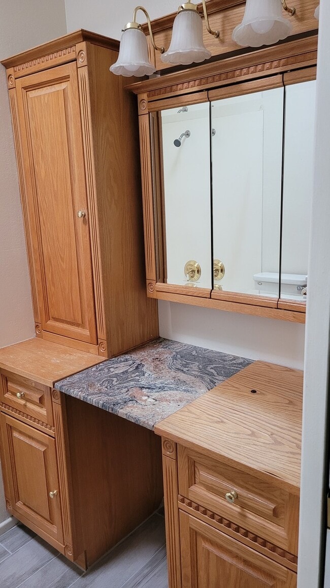 Building Photo - Freshly painted 3/2 house for rent near Cactus and SR51-MM