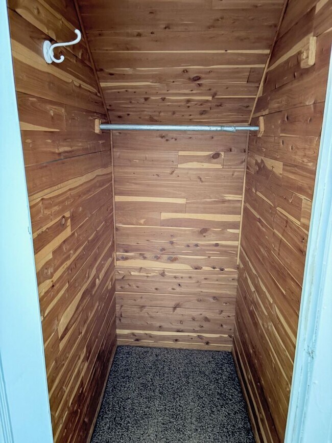 Building Photo - Beautiful Three-Bedroom House in the Piedmont Neighborhood