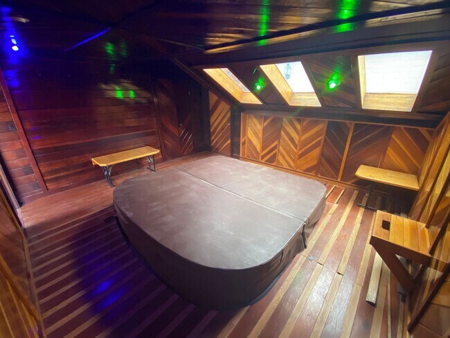 Building Photo - Beautiful 3 Bedroom Home in NE Albuquerque