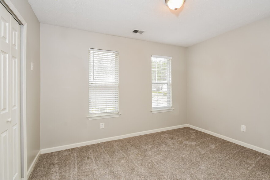 Building Photo - 1347 Ambercrest Way