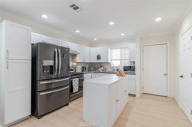 Building Photo - 12300 Stagg St