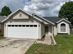 Building Photo - 3 Bedroom Remodeled Home in Surrey Ridge
