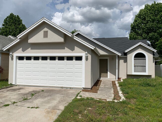 Primary Photo - 3 Bedroom Remodeled Home in Surrey Ridge
