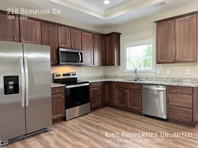 Building Photo - 218 Bermuda Dr