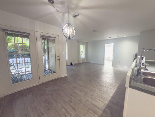 Building Photo - 8524 Laredo St