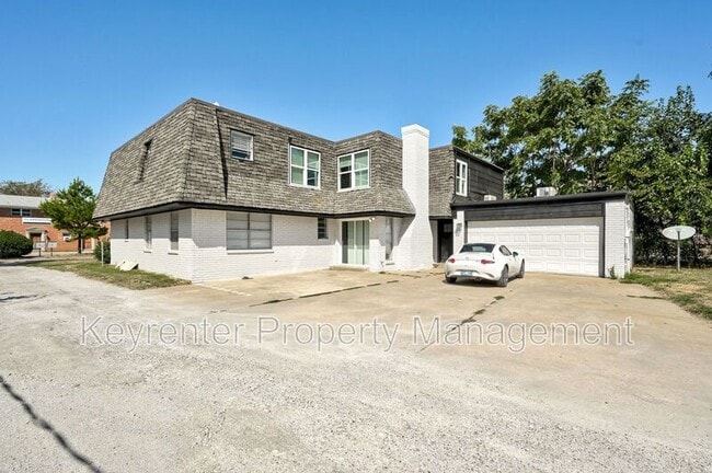 Building Photo - 1309 Crown Point Ave