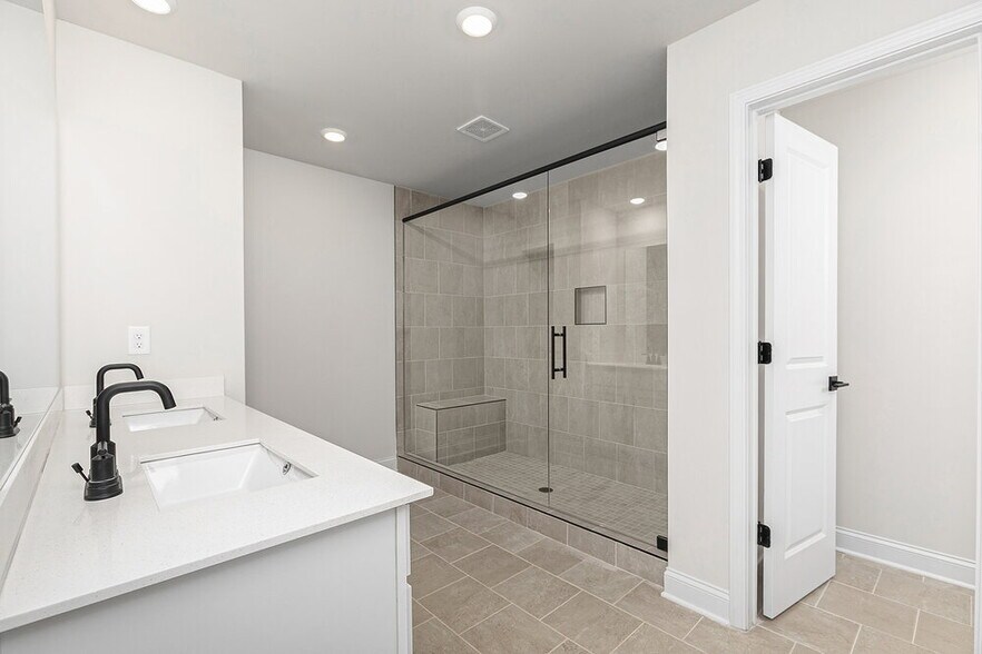 Building Photo - 676 Cantrell Dr