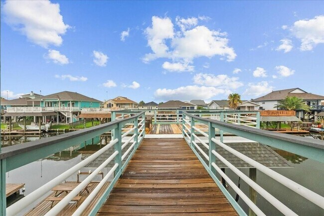 Building Photo - 933 Bonita Dr