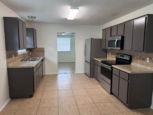 Building Photo - 2602 BigLeaf Dr...  LONGHORN PROPERTIES... 254-526-0382