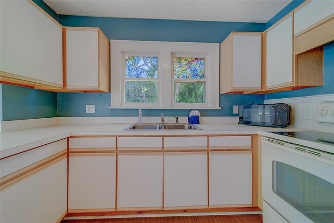 Building Photo - 4642 7th Ave N