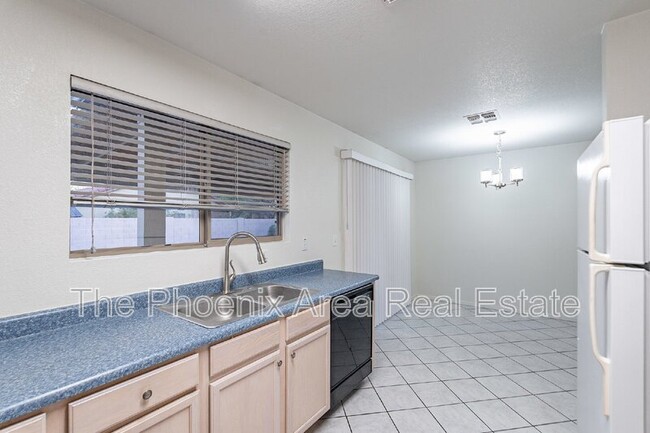 Building Photo - 663 S Colonial Ct