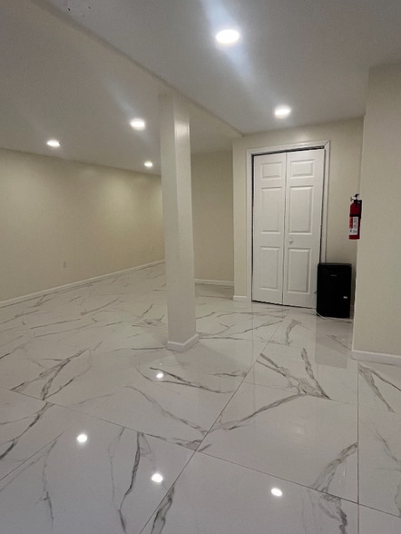 Building Photo - 222 Snowy Oak Rd