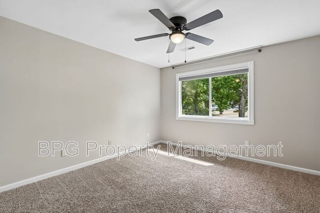 Building Photo - 15 Glenkirk Dr