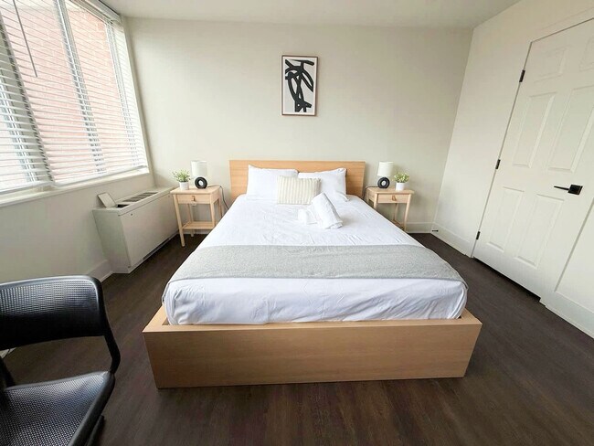 Building Photo - 801 15th St S