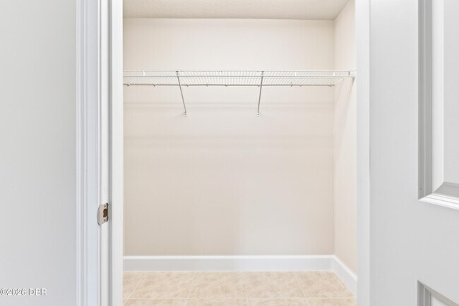Building Photo - 802 Aldenham Ln