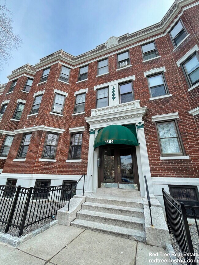 Building Photo - 1564 Commonwealth Ave