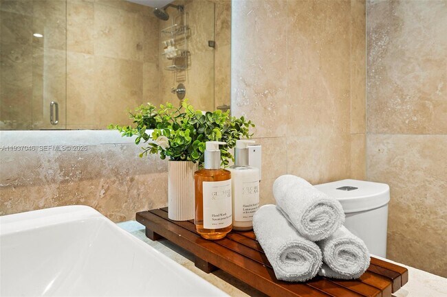 Building Photo - 102 24th St