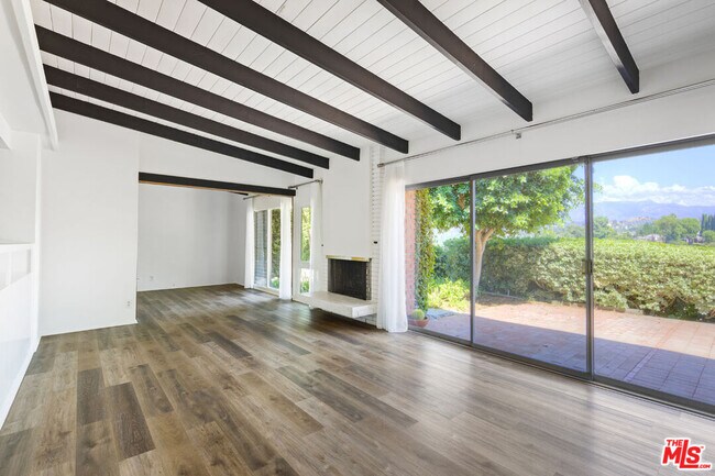 Building Photo - 3582 Verdugo Vista Terrace