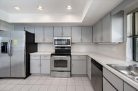 Building Photo - 2216 Amesbury Ct