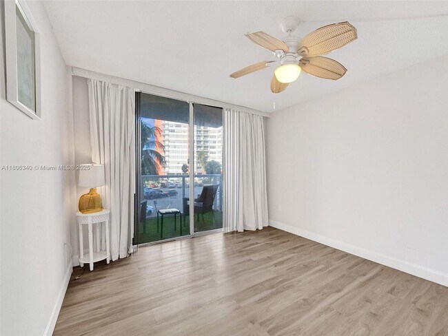 Building Photo - 1351 NE Miami Gardens Dr