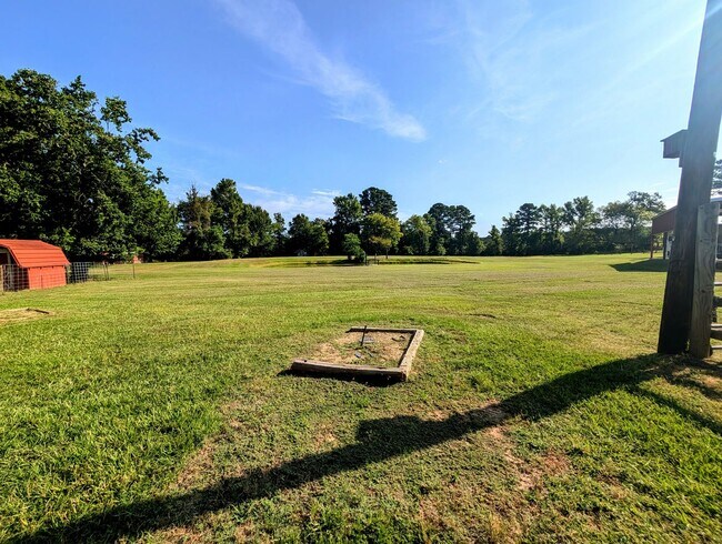 Building Photo - 6400 Gibson Ln