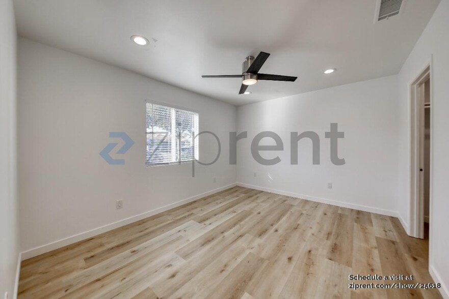 Building Photo - Unit A