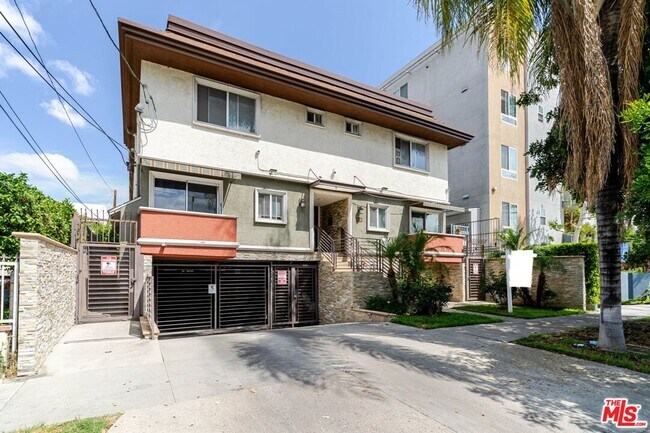 Building Photo - 11063 Cumpston St