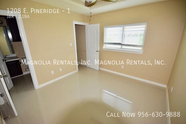 Building Photo - Mcallen Townhouse for Rent