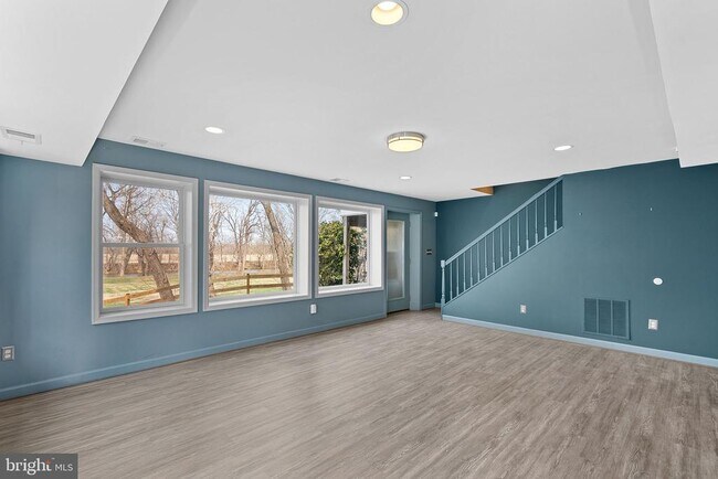 Building Photo - 19451 Youngs Cliff Rd